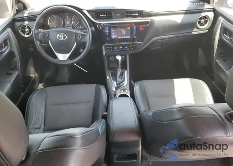2018 Toyota Corolla L z USA, uszkodzony, nr VIN 2T1BURHE7JC996549